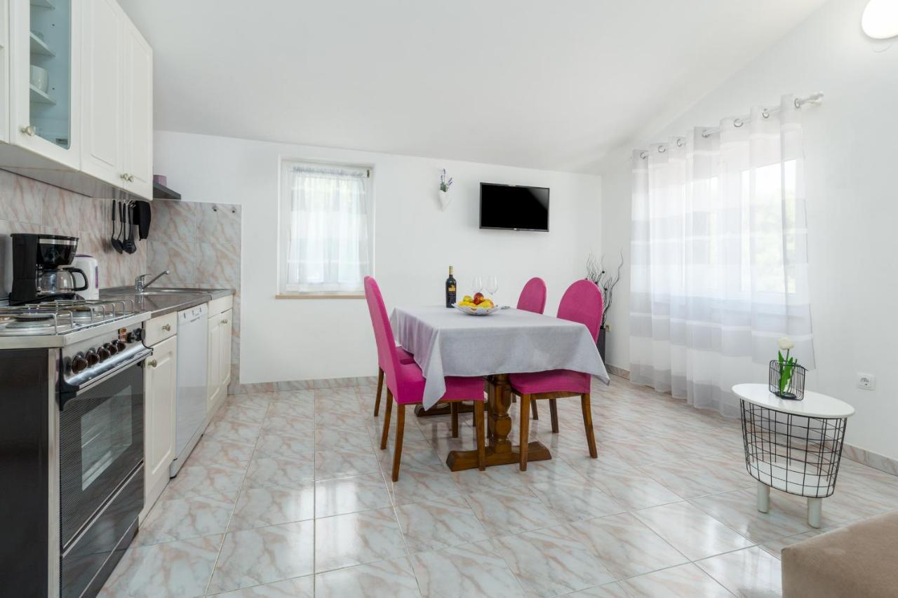 Apartments Emil بولا المظهر الخارجي الصورة